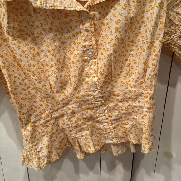 NWT American Eagle Yellow Floral Short Sleeve Button Up Top - Picture 3 of 5